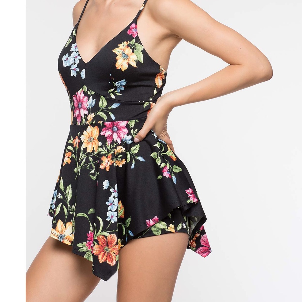 Angelina floral skort romper💖🖤
